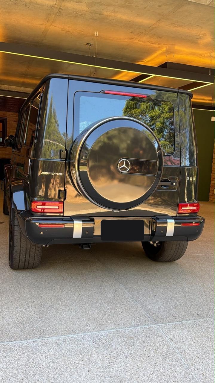 Mercedes-AMG G 63, com placa protegida